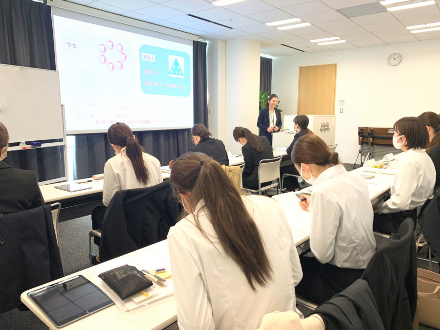 ホワイトエッセンス株式会社 ホワイトエッセンス広島駅前歯科の正社員 歯科衛生士の求人情報イメージ2